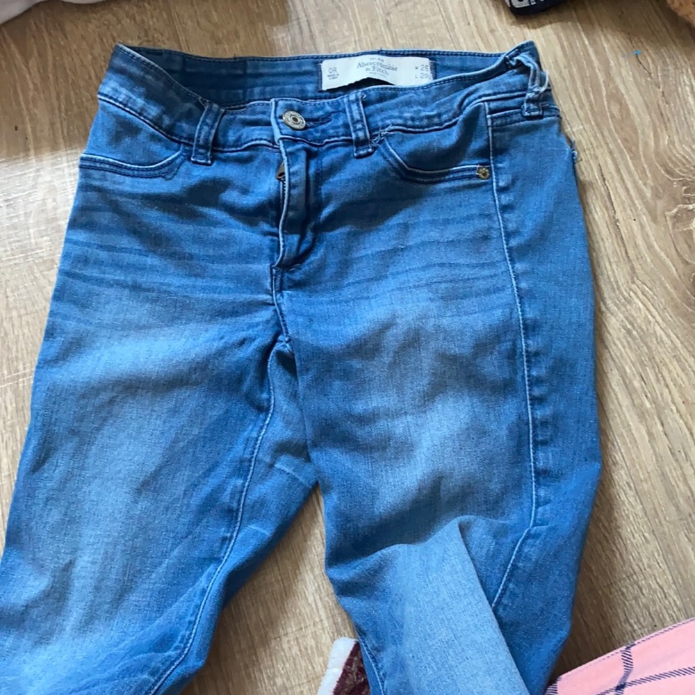 ABERCROMBIE AND FITTCH DENIM JEANS